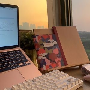 Meet your Posher, Cora